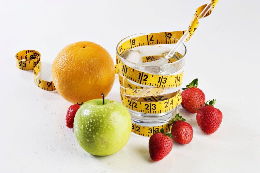 Benefits of drinking water for weight loss including appetite control and healthy hydration.